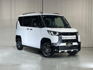 デリカミニ白　安達